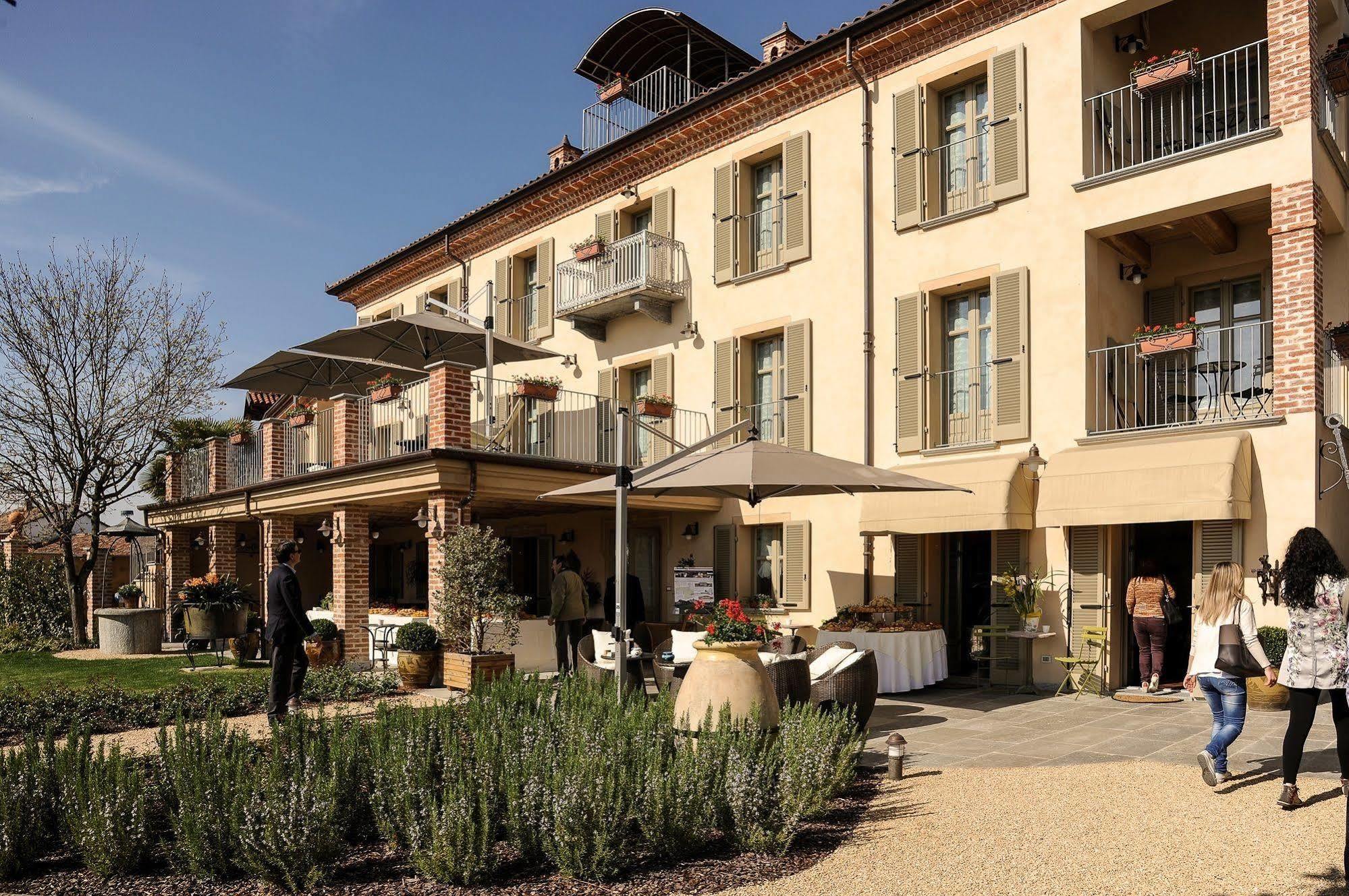 Antica Locanda San Pietro Govone Exterior foto