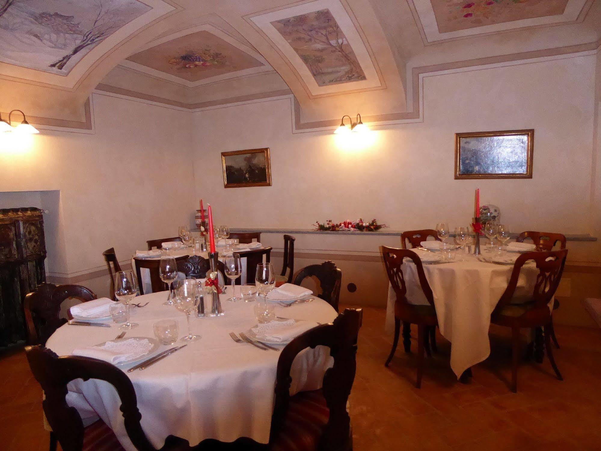 Antica Locanda San Pietro Govone Exterior foto